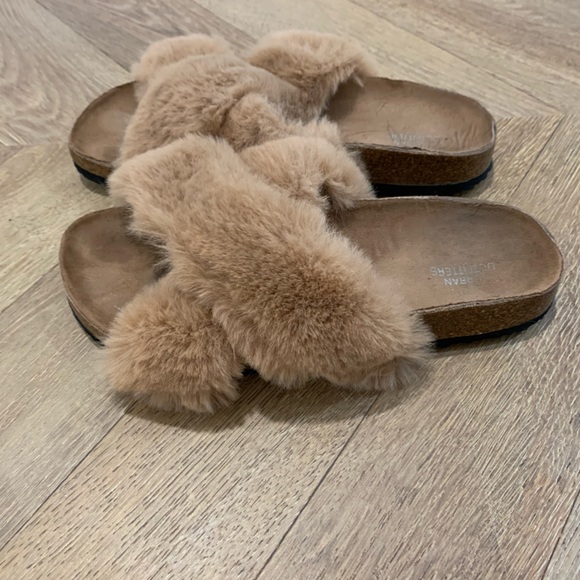 Faux Fur Sandals - Picture 2 of 4